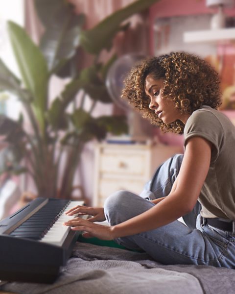 Women with piano