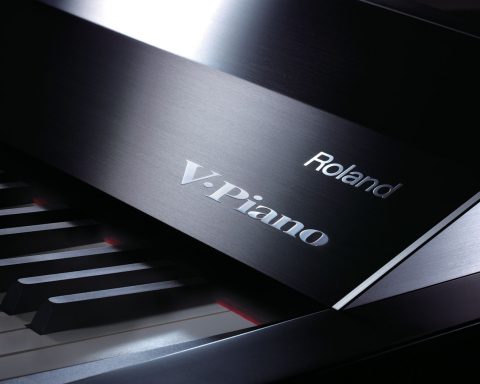 roland keyboard logo