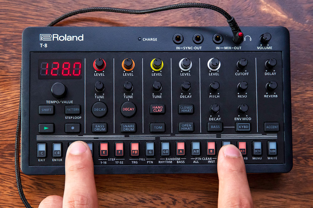 AIRA Compactを知り尽くす:T-8 Beat Machine - Roland Articles