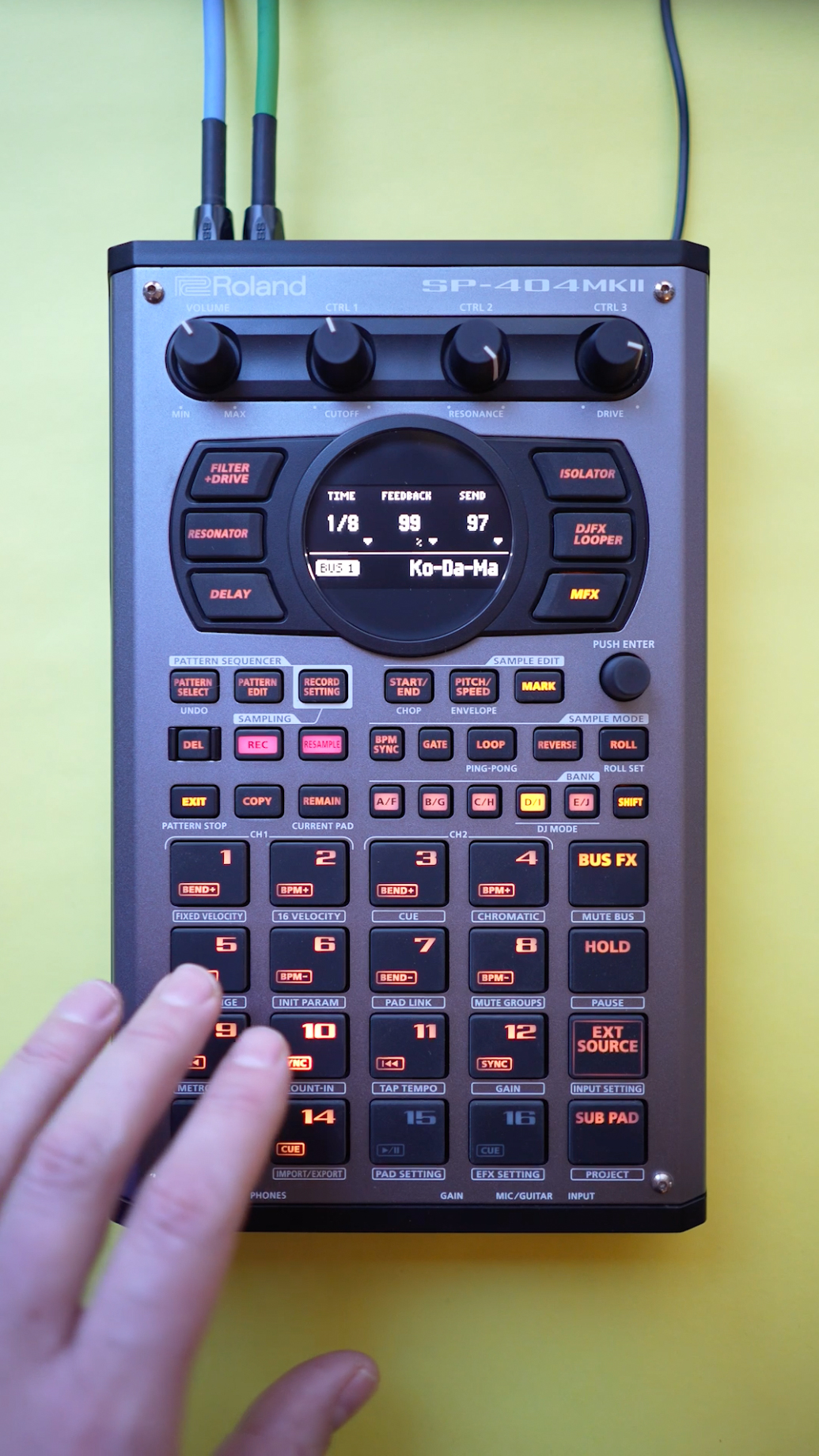 ROLAND SP-404MKII 動作確認済 Watch 10 Creative SP-404MKII Performance Effects in Action