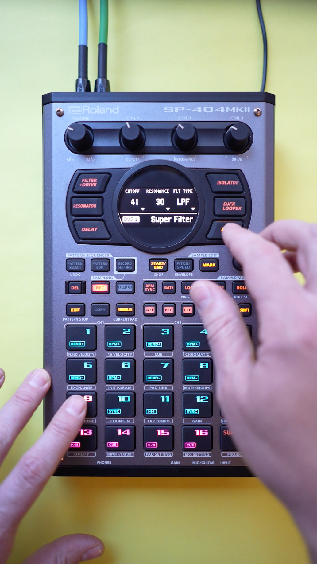 ROLAND SP-404MKII 動作確認済 Watch 10 Creative SP-404MKII Performance Effects in Action