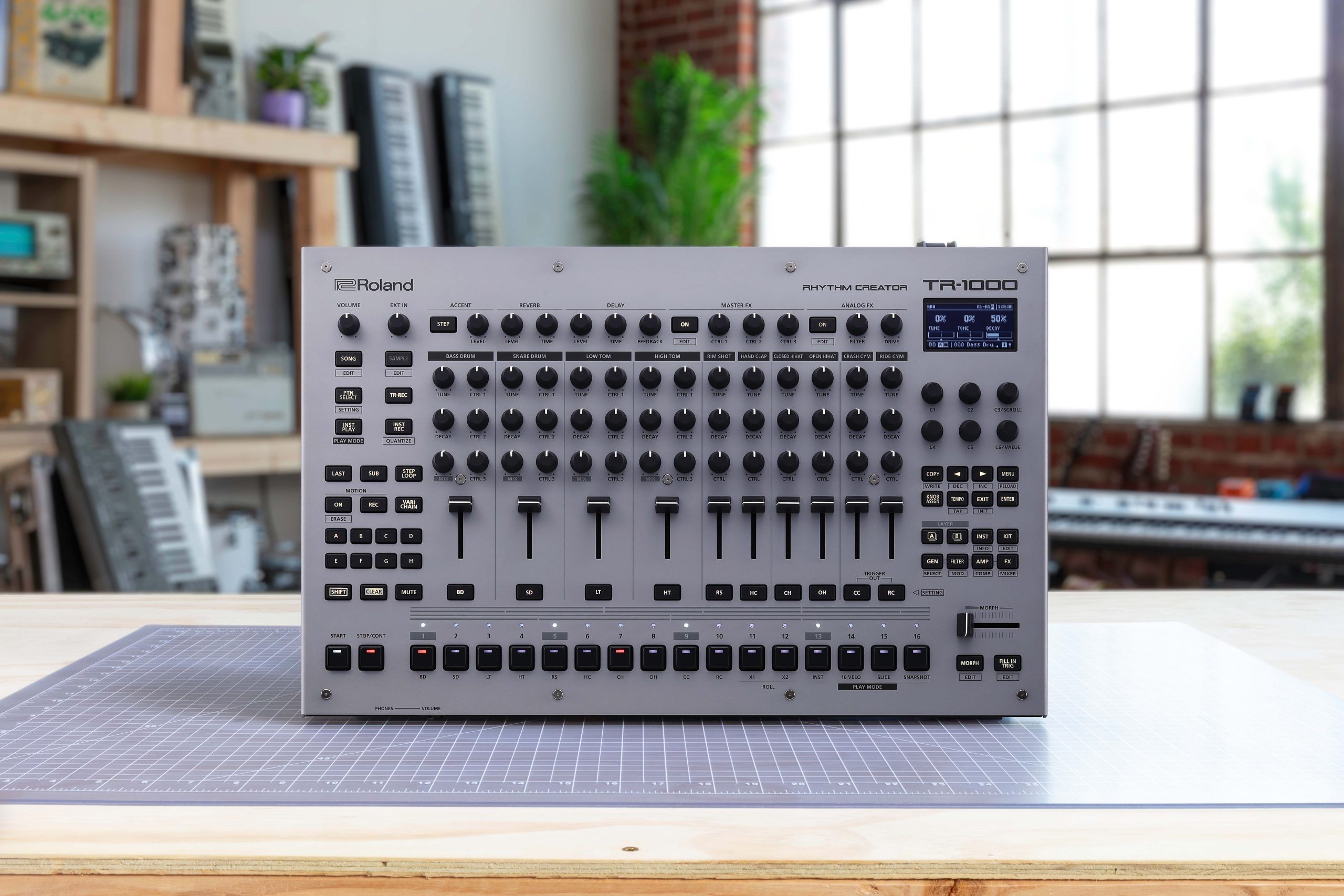 Roland TR-1000 Rhythm Creator drum machine